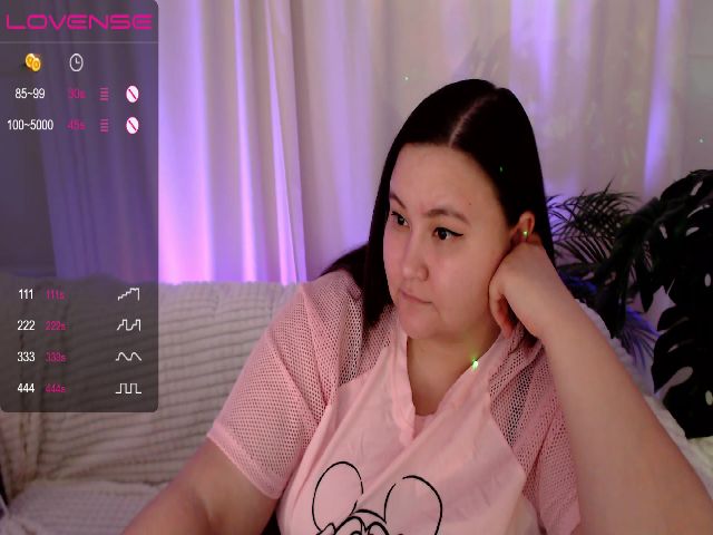 Live sex webcam photo for MinaMosss #253781555