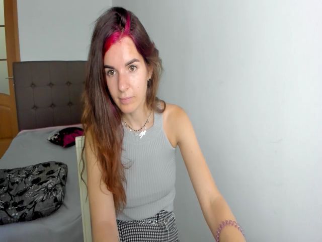 Live sex webcam photo for KarenFinger #261123371