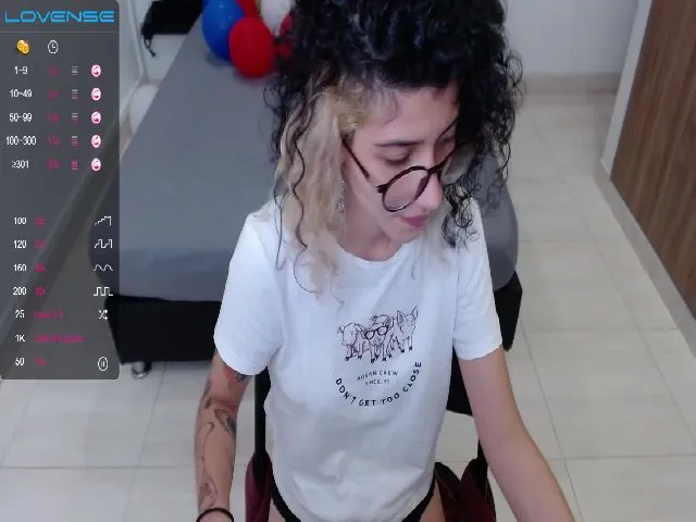 Live sex webcam photo for Myzore #262459773