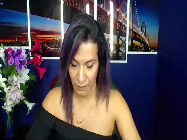 Live sex webcam photo for Infernalsexx #253982328