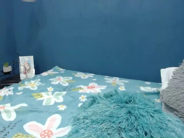 Live sex webcam photo for Estefany_24 #254813554