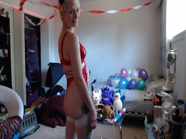 Live sex webcam photo for DragonKitty69 #256492077