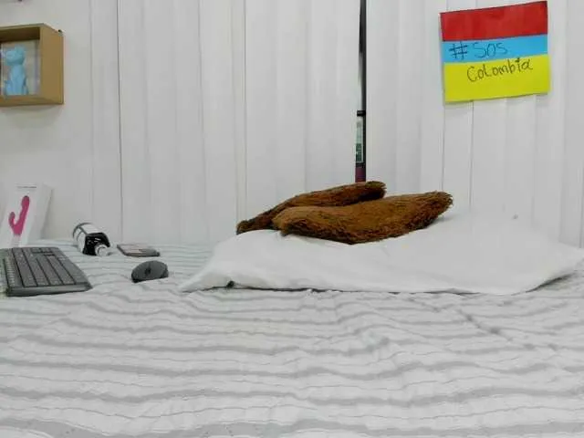 Live sex webcam photo for Merida- #246051656