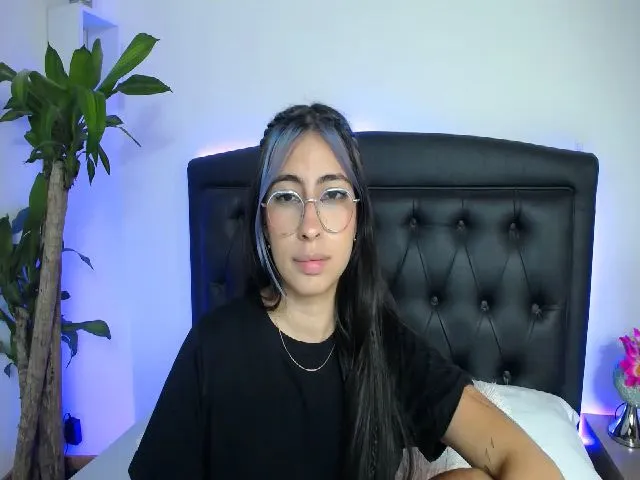 Live sex webcam photo for Mairerf #263297584