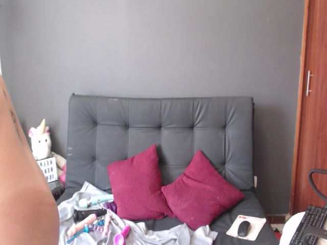 Live sex webcam photo for Latin__curly #265600503