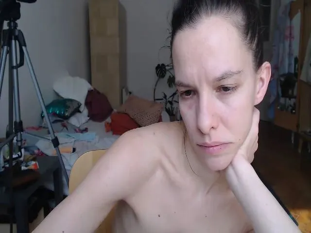 Live sex webcam photo for PetitePinkie #252830686