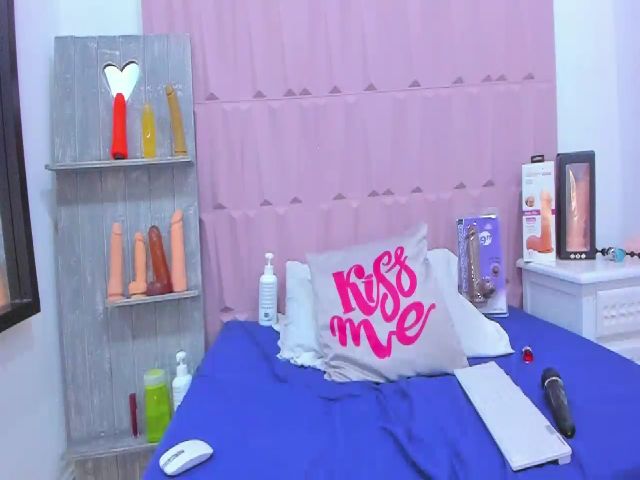 Live sex webcam photo for Cristal_West #256055208