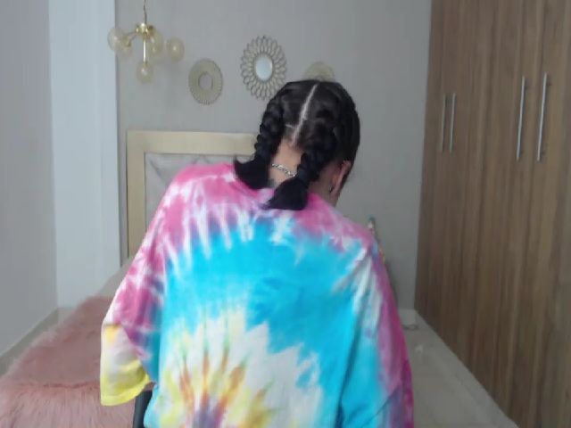 Live sex webcam photo for Emily_evans18 #252339067