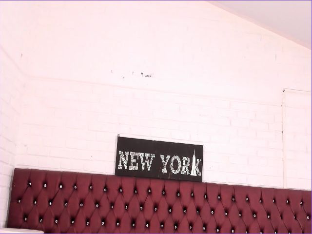 Live sex webcam photo for VivianneHot_x #287865373