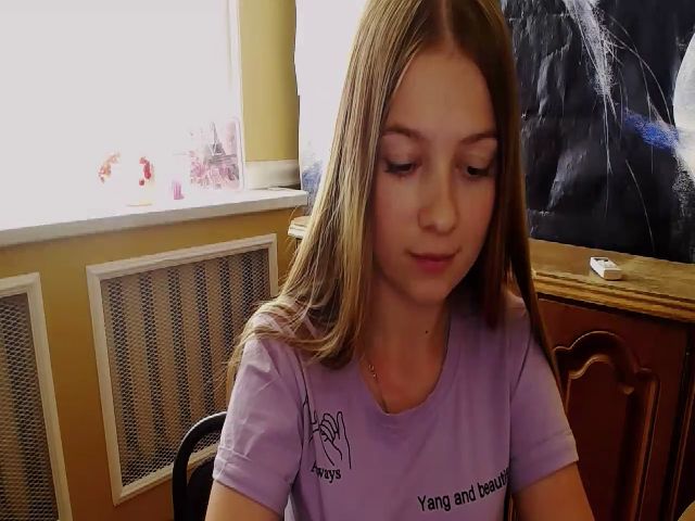 Live sex webcam photo for EmiStern #265482861