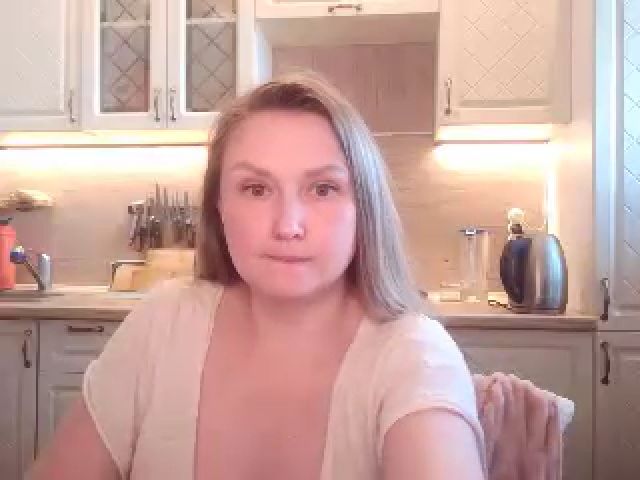 Live sex webcam photo for JaneGrey111 #256761768