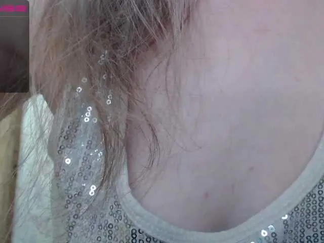 Live sex webcam photo for lisenok-888 #240902680
