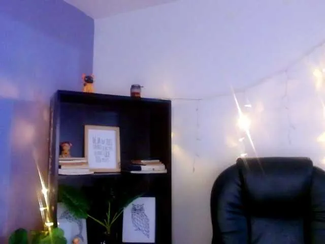 Live sex webcam photo for Catalina-Rose #247514517