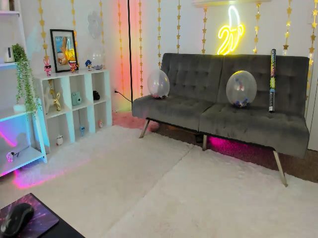 Live sex webcam photo for AddiLee #259482114