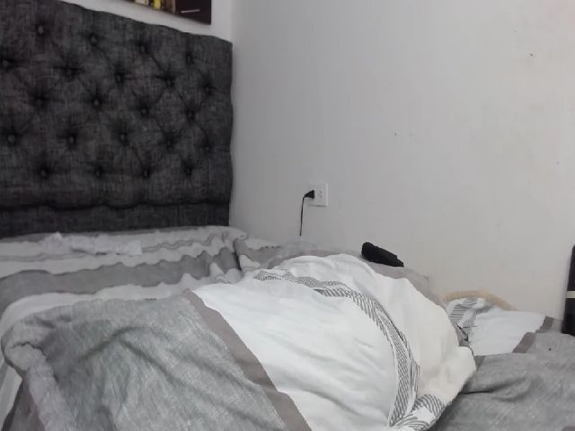 Live sex webcam photo for Andrea_greey #259731730