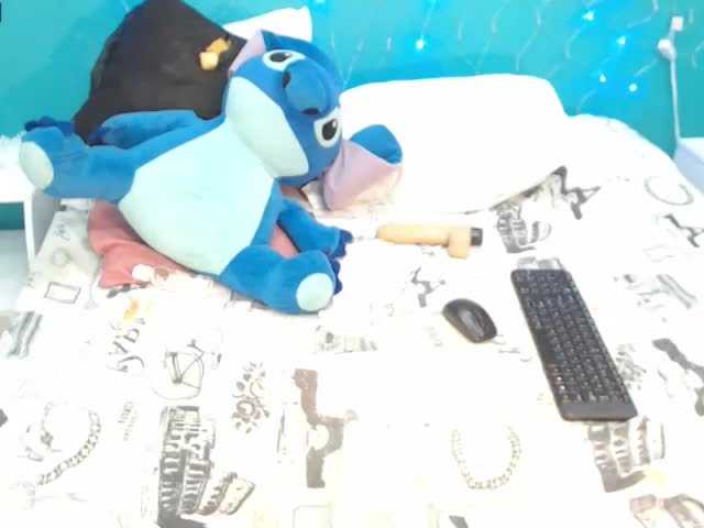 Live sex webcam photo for roxyjordan #240920038