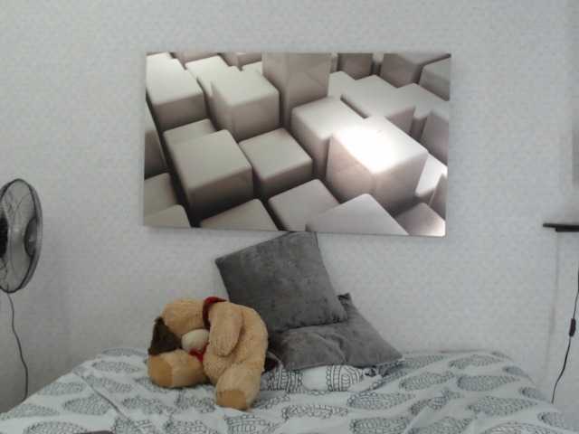 Live sex webcam photo for shariksweet #241212218