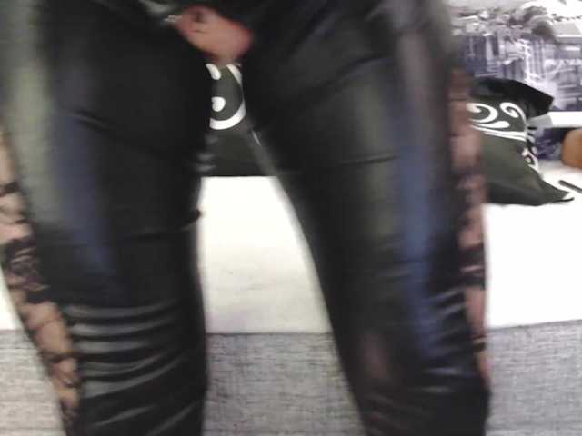 Live sex webcam photo for MyFemdom #241379312