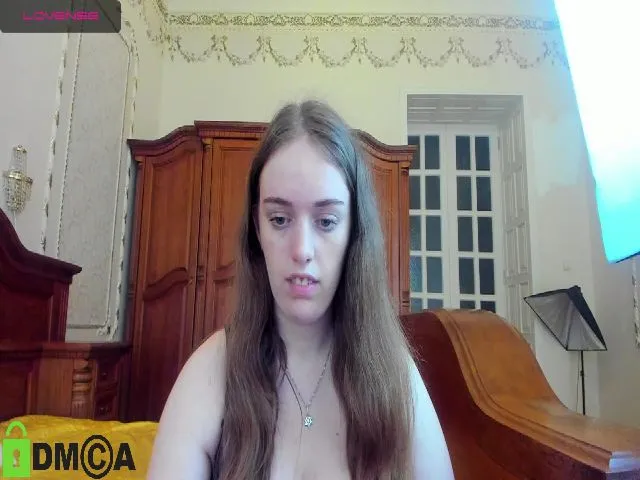 Live sex webcam photo for Fi_Lena #253470799