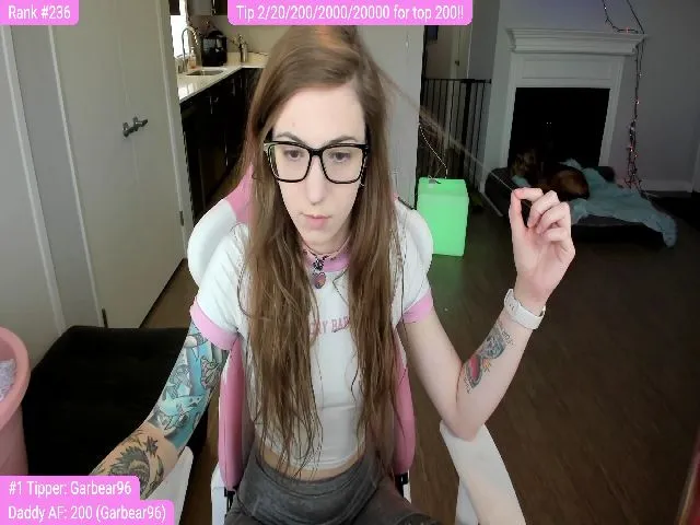 Live sex webcam photo for TheSharkQueen #254567286