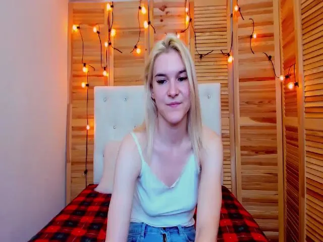 Live sex webcam photo for MarliTes #256716630