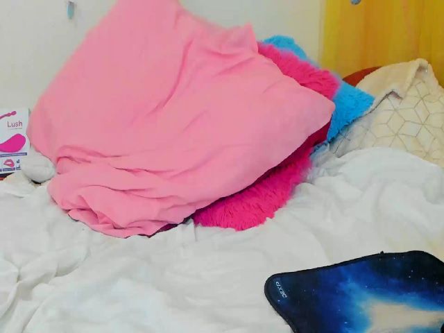 Live sex webcam photo for LaraFoxx #254974335