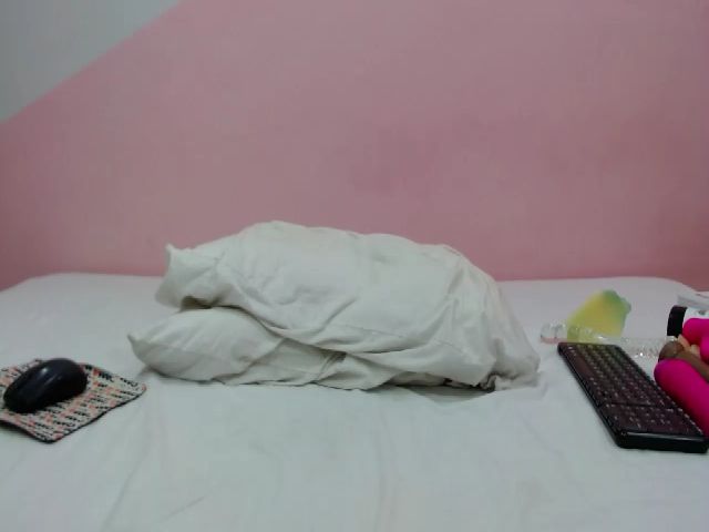 Live sex webcam photo for Sarajoness_ #261811904