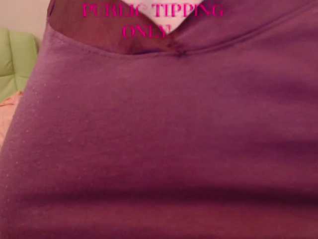 Live sex webcam photo for LisaLinny #241088626