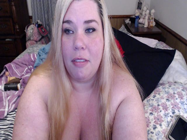 Live sex webcam photo for PlumpKittyKat #253086610