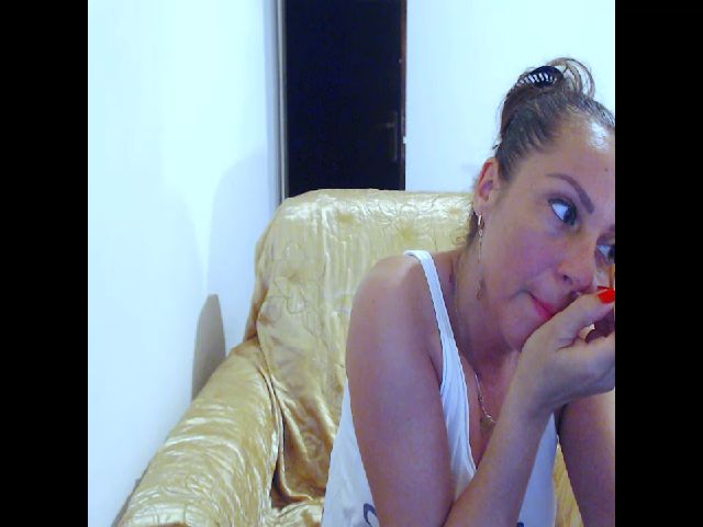 Live sex webcam photo for Ellasolemn #255435120