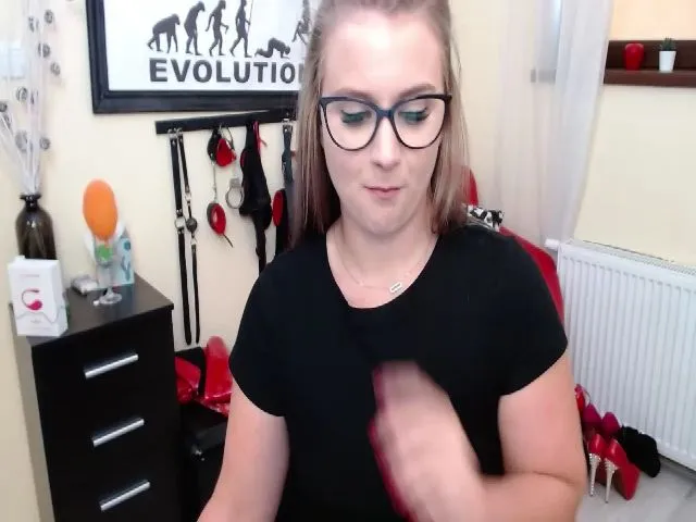 Live sex webcam photo for DREAMxLisa #256238721