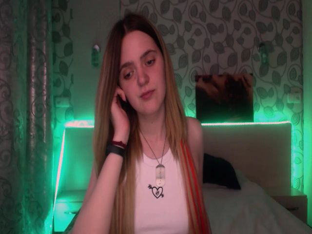 Live sex webcam photo for Ella_Hudson #252445008