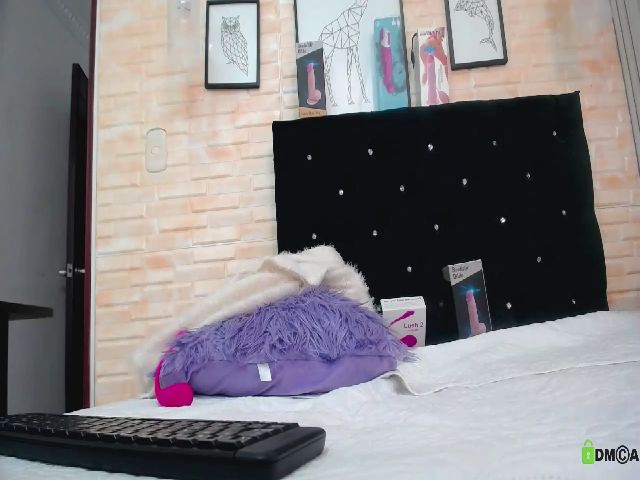 Live sex webcam photo for Roxana_06 #254081795