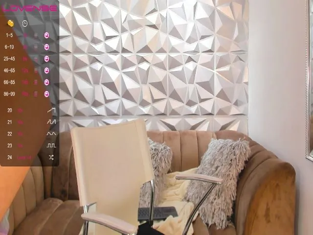 Live sex webcam photo for Sharlotte_e #253938594