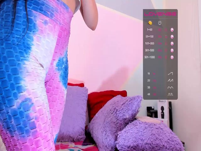 Live sex webcam photo for Violetatoo #259762389