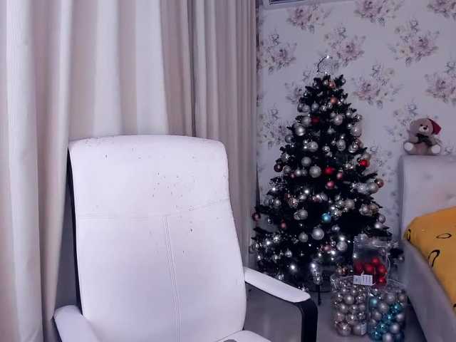 Live sex webcam photo for jessykm123 #240888000