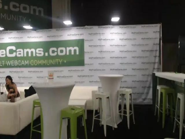 Live sex webcam photo for Tara_Quartz #255166266