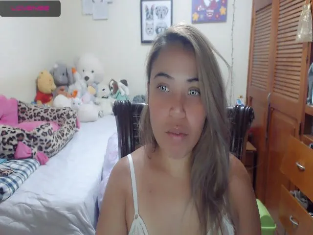 Live sex webcam photo for Meganhill_ #263975411