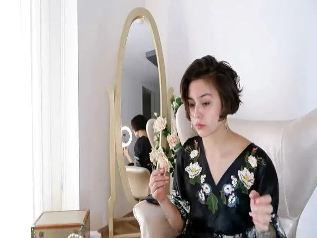 Live sex webcam photo for Anne_boleyn_ #263268266