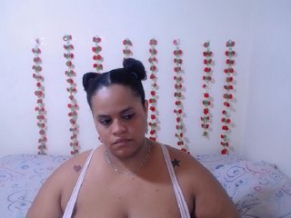 Live sex webcam photo for kimberlyfox10 #240743576