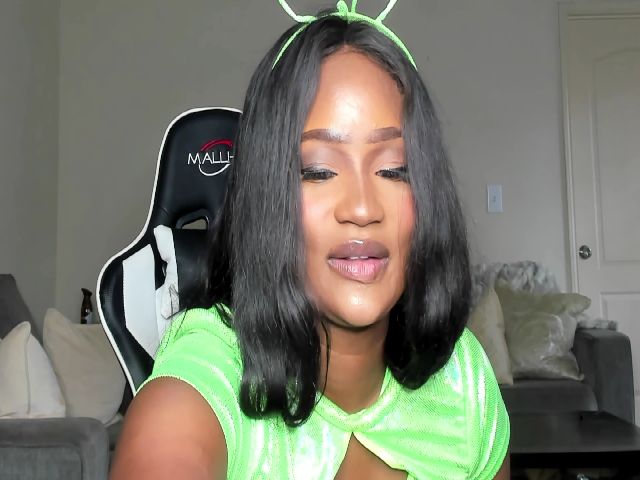 Live sex webcam photo for Supanovaa #257707495