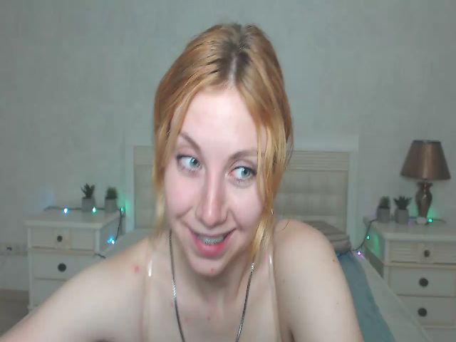 Live sex webcam photo for MollyDiamond1 #252615969