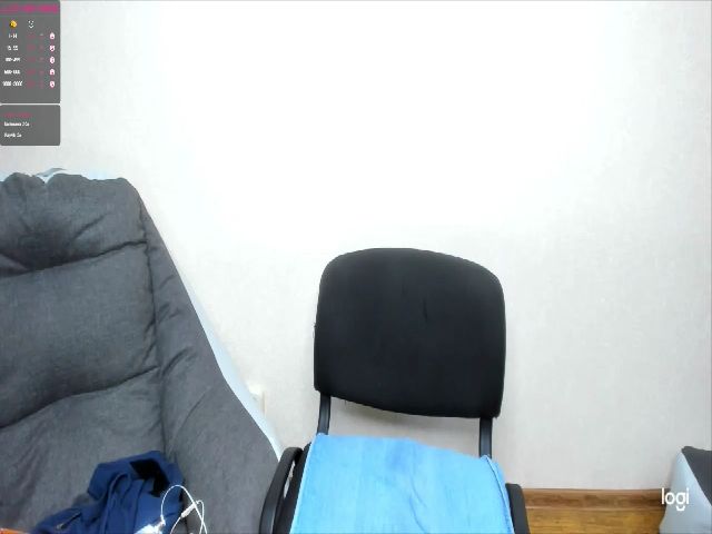 Live sex webcam photo for SarahSmiths #256610329