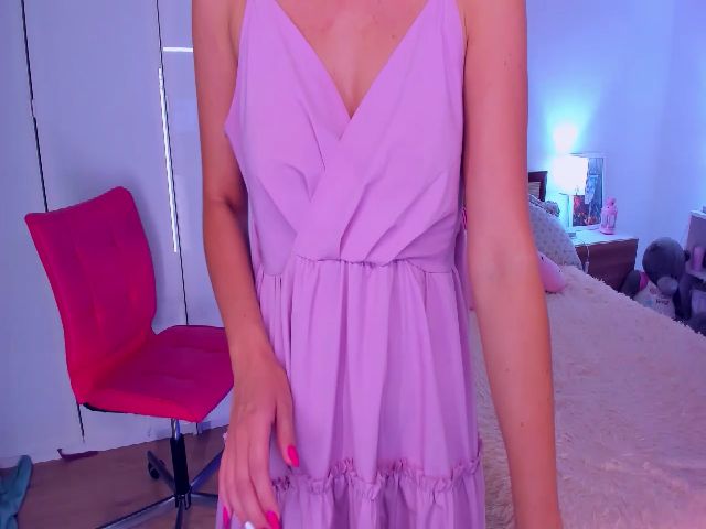 Live sex webcam photo for EmmaAbramson #257095687