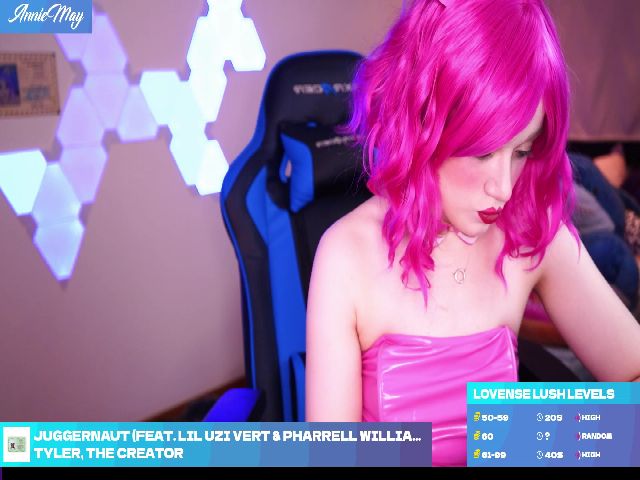 Live sex webcam photo for Annie_may_ #253807609