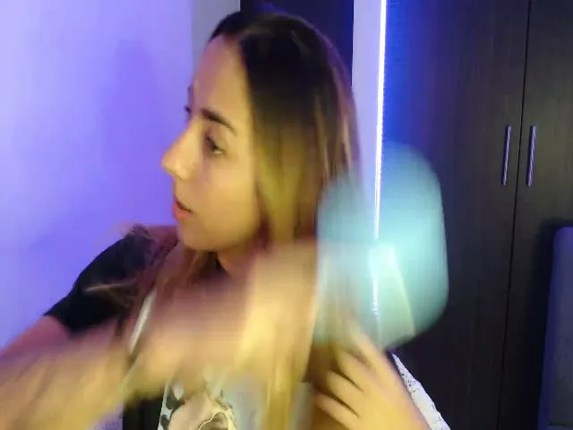 Live sex webcam photo for April_dew #265245099