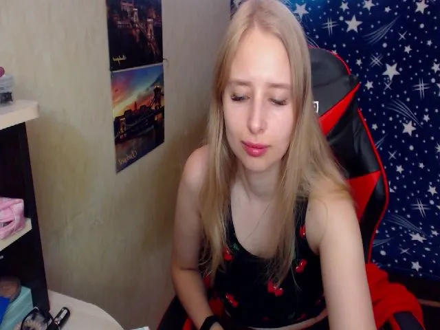 Live sex webcam photo for JessyGinger #255053522