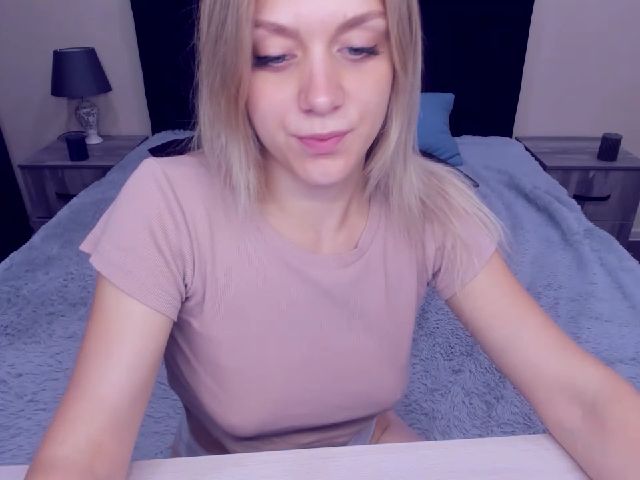 Live sex webcam photo for MeganKind #254706100