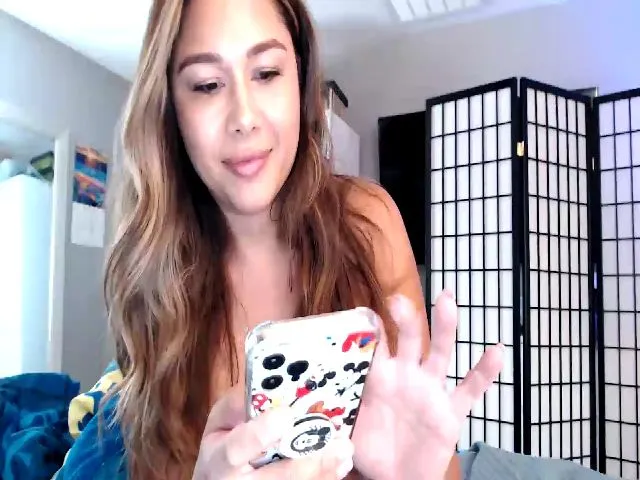 Live sex webcam photo for Cinnabuns #257813317