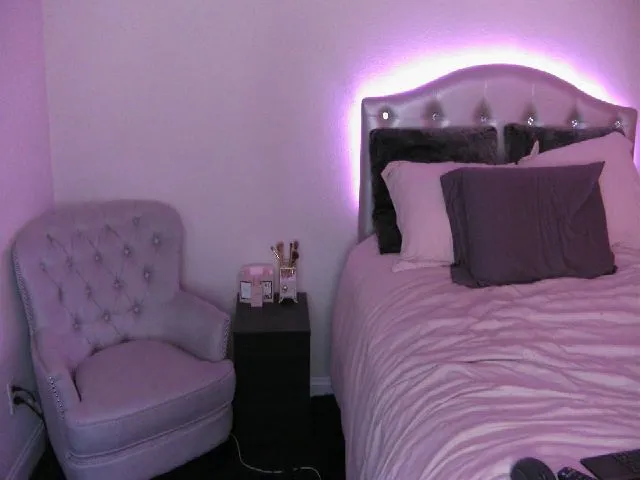 Live sex webcam photo for MeganMaxine #262473743